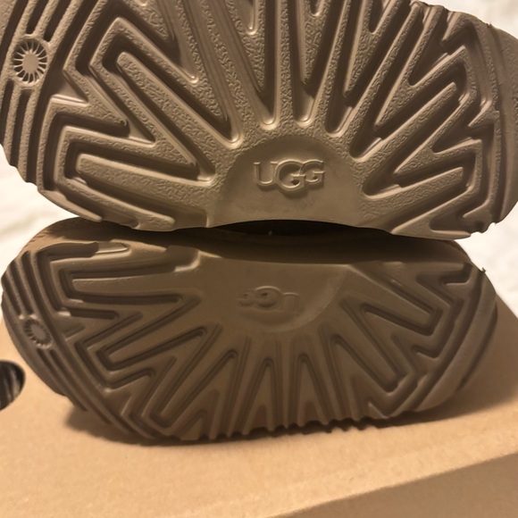 UGG Neumel EZ-Fit Chestnut - Picture 7 of 7